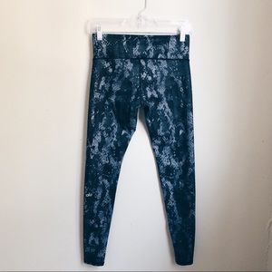 Alo Yoga reptile print leggings